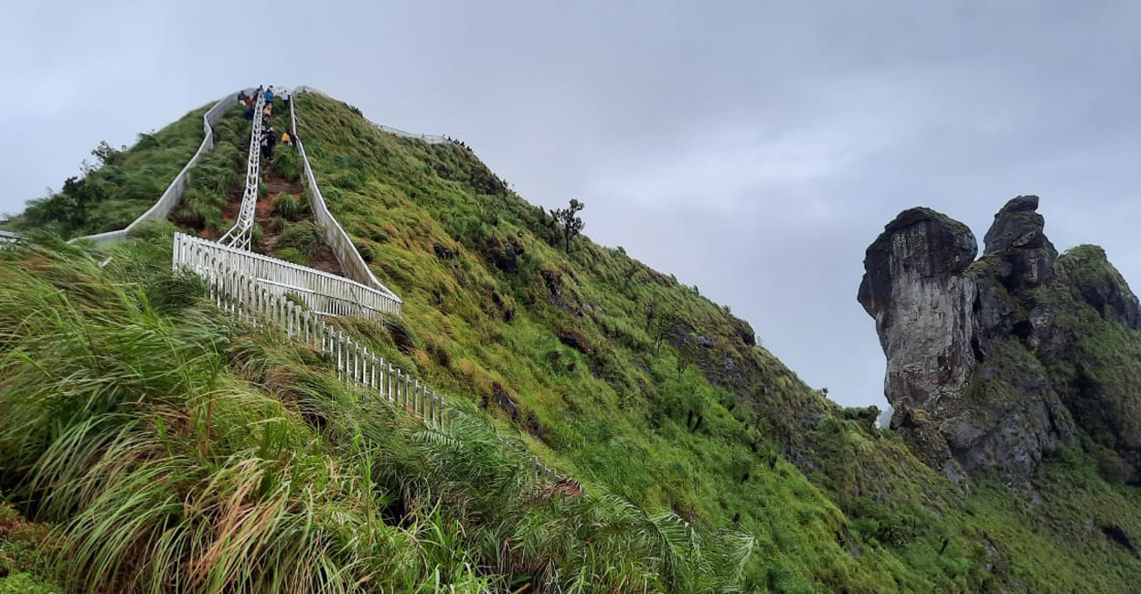 Illickal Kallu lush greenery and serene surroundings