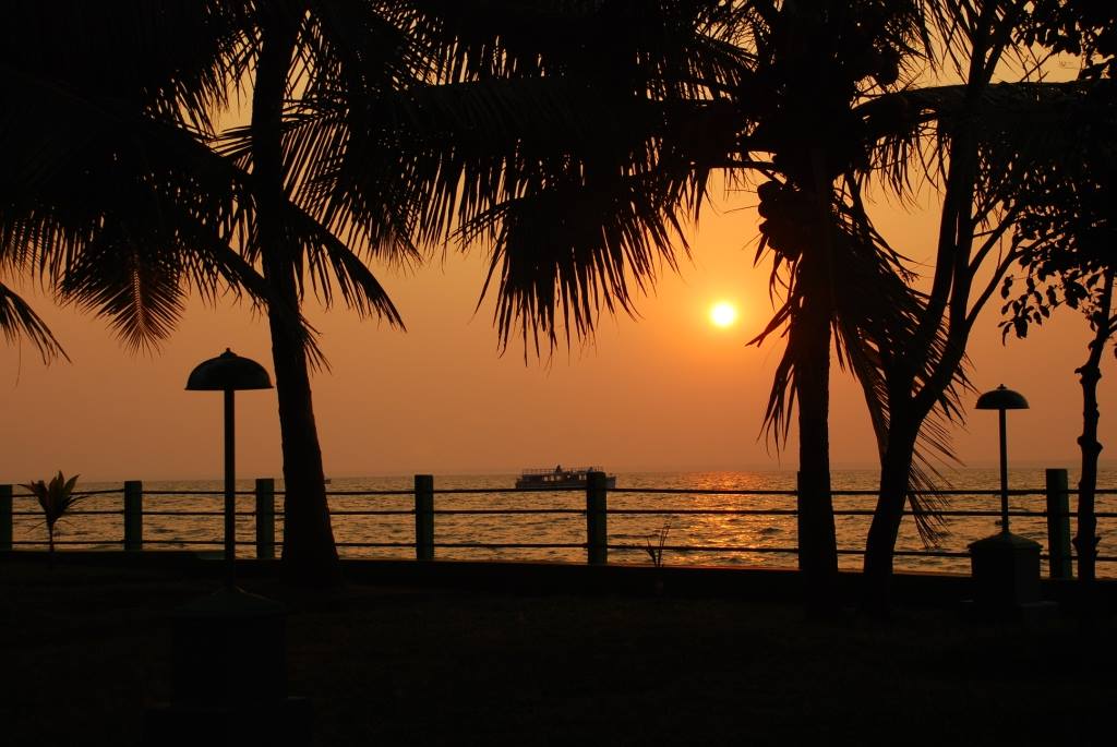 Kumarakom   Backwaters