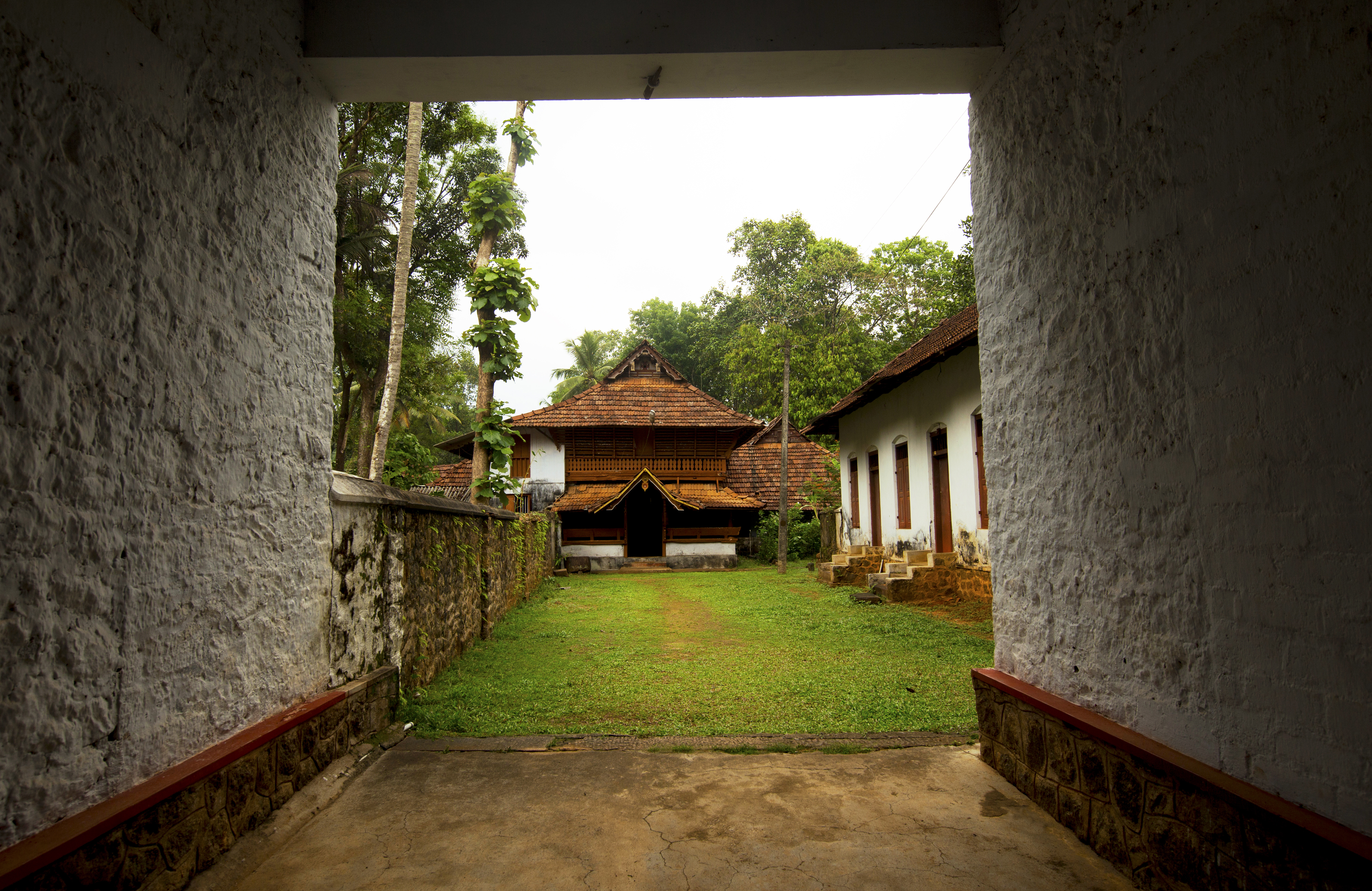 Poonjar Palace entry details